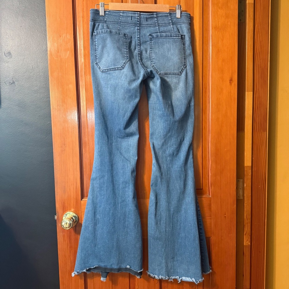 Free People Penny PullOn Flare Jeans 28 Blue High Rise Stretch Bell Bottom Boho - Picture 2 of 9